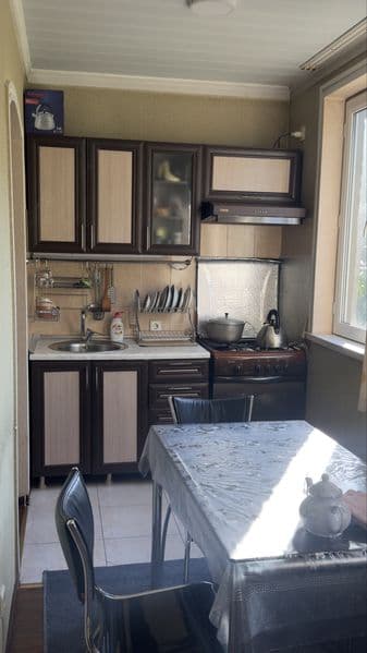 Кирпичный дом,5/3,3 комнаты<br />
Туалет,душевая<br />
По ли — фото 2