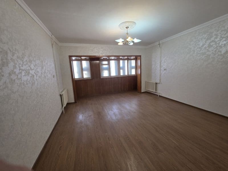 Сдам 3 комн квартиру <br />
Пустая ул бобур <br />
С новым н