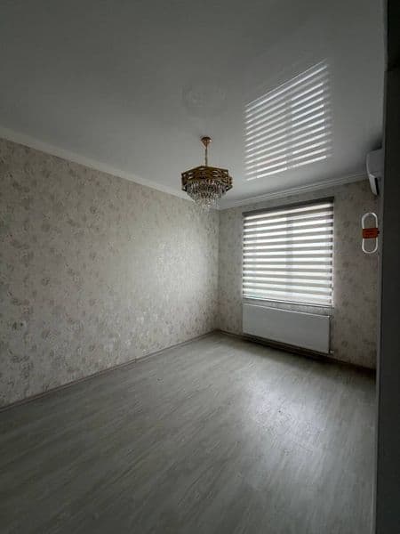 Arenda qorsaroy 1 xona novstroyka bebel texnika qoyilgan