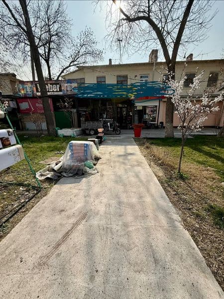 Mirobod tumani eski sarakul elektroaparat 57 kvadrat nejiloy