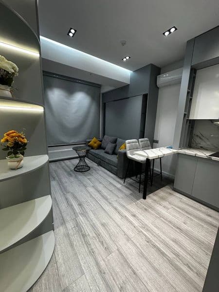 Квартира полностью обставлена мебелью и техникой звоните ест