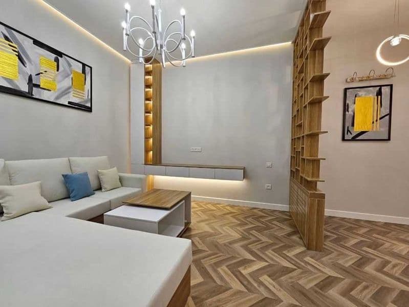 [Al:001]<br />
Уникальное предложение аренды в самом центре 