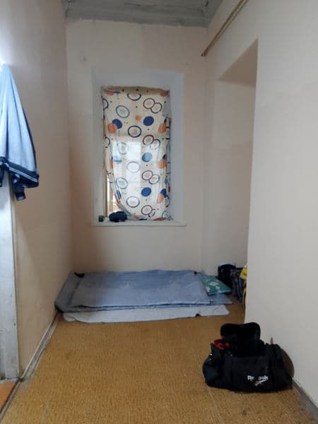 Dush tvalet vanna va kulyerlar uchun batareani zaryatga qoyi — фото 3