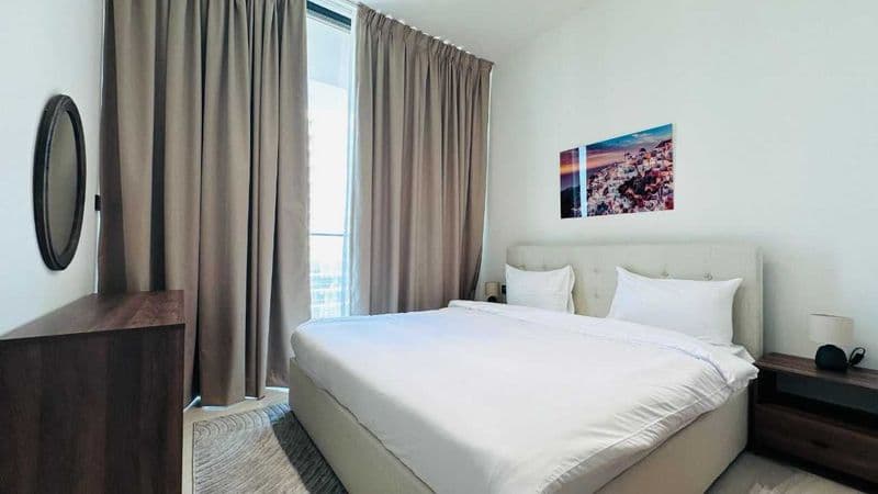 2 комнатную квартиру на 15 этаже,<br />
В квартире есть все 