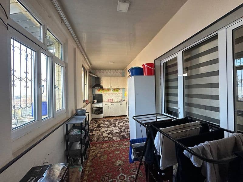 Hamma sharoiti bor.<br />
Faqat kirib yashaladi.<br />
Qizla — фото 5