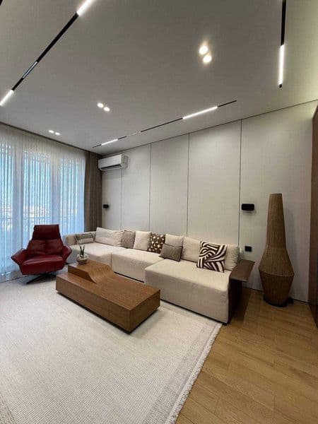 • Район: Мирзо Улугбек<br />
• Адрес: ЖК"TIARA"<br />
<br />