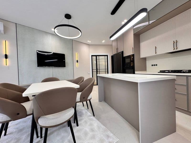 Аренда квартира в навастройке на ц-5<br />
4-комнатная<br />