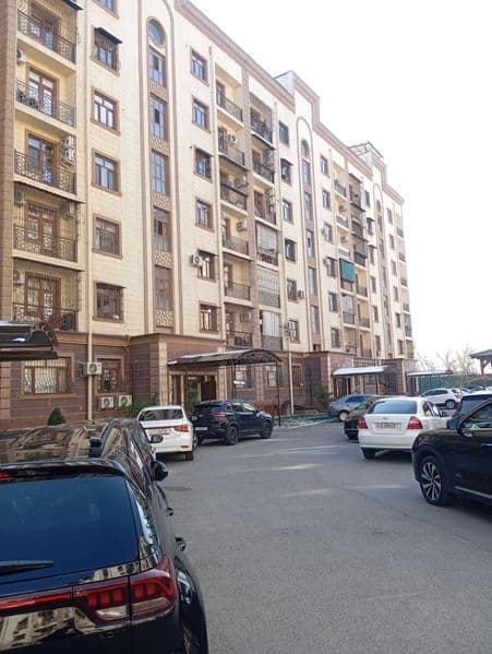 Arenda sagbon bauram 4 etaj 3 hona+holl+ balkon + kladofka +