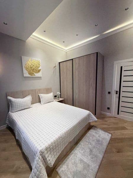 Сдаётся шикарная 3-комнатная квартира<br />
<br />
• Район: 