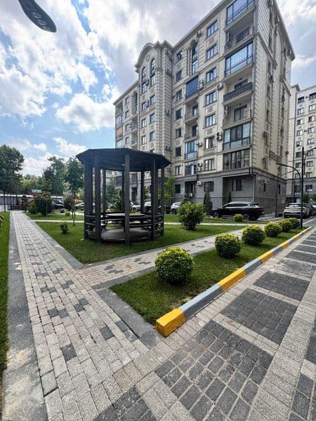 Сдается в аренду квартира в  ЖК Мухташам <br />
3 этаж <br /