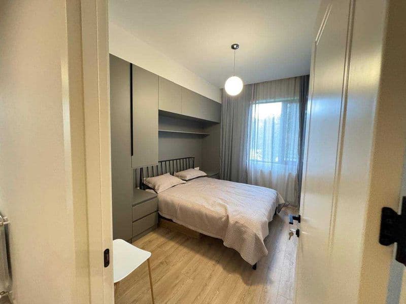 2 комнатную квартиру на 6 этаже,<br />
В квартире есть все н