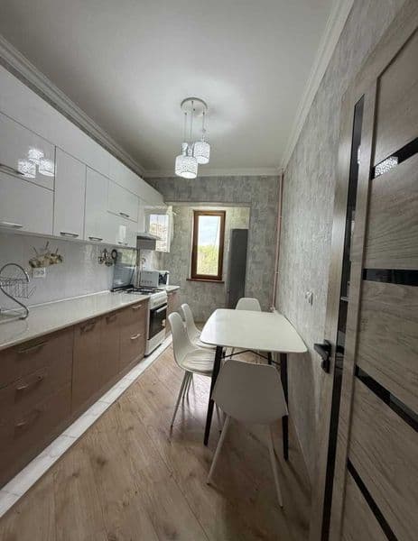 Сдаëтся в аренду отличная трёх комнатная квартира в центре г