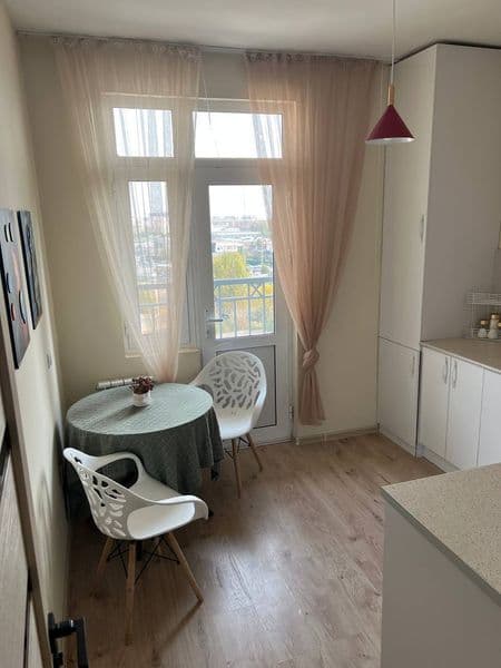 Сдаётся в  Чоштепа однокомнатная квартира с полной обстановк