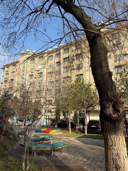 4-х комнатая квартира <br />
165 квадратных метров <br />
2 