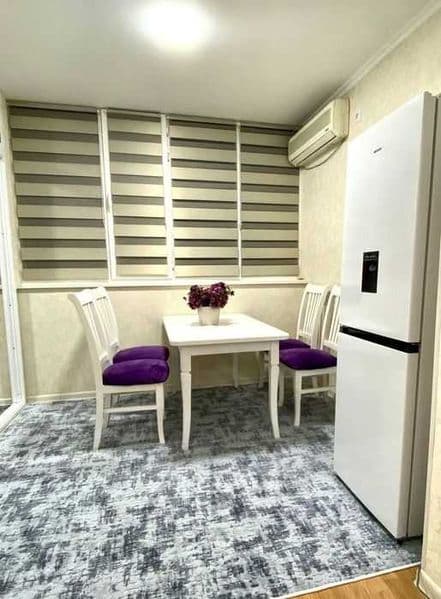 Сдаётся квартира возле 145 школы по улице Истикбол 4-4-5     — фото 2