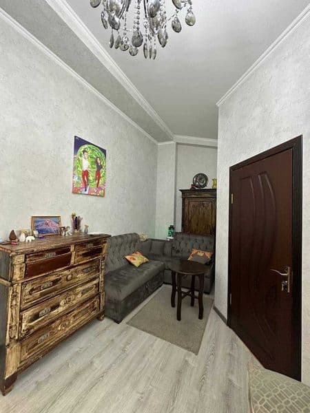 Уютная двухкомнатная квартира с высокими потолками и большим — фото 3