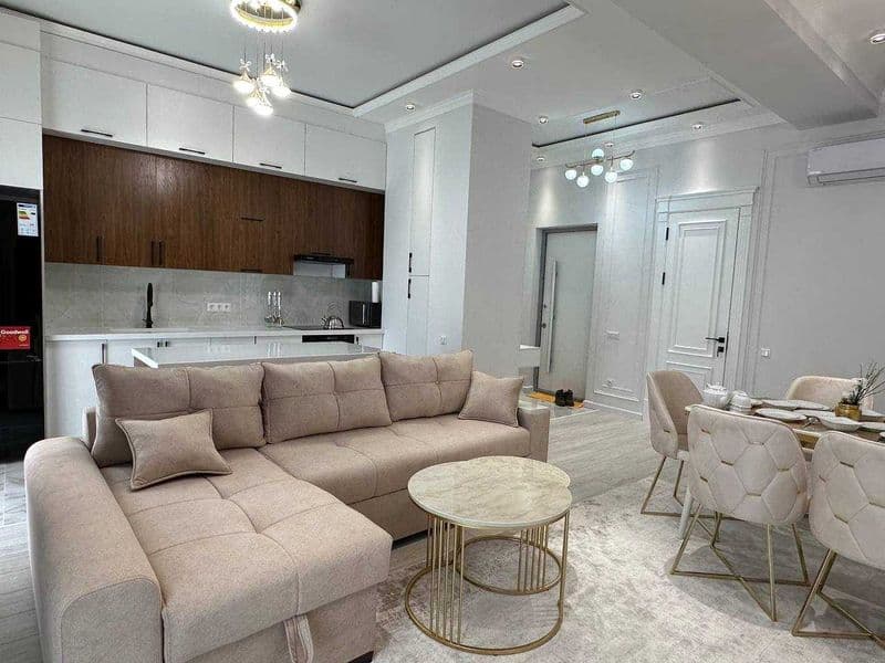 Описание<br />
Район: <br />
Адрес: <br />
<br />
Комнат: 3<