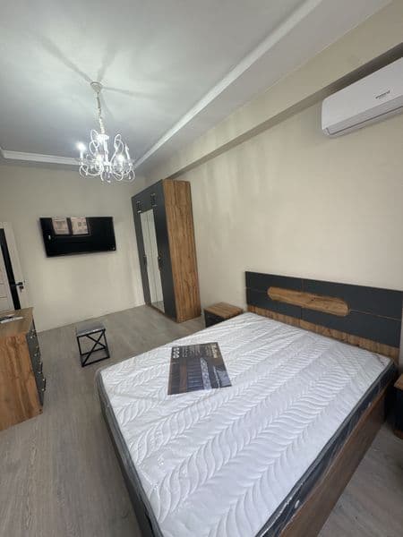 Yeng Uy hamma waroitlari bor hamma narsa yeng qoyilga uyam y