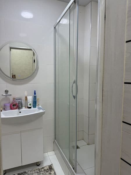 Qizlar uchun kvartira<br />
Yunusobod 4- kvartilda joylashga