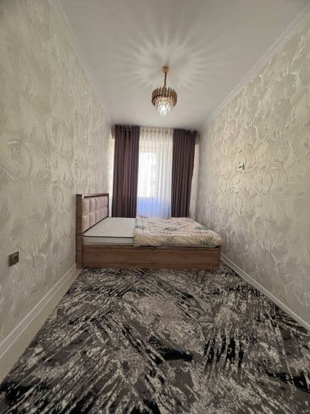 Квартира расположена рядом с Beruniy metro в удобном районе.