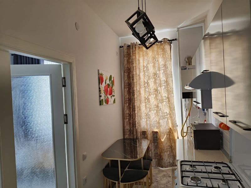 Квартира с дизайнерским ремонтом, укомплектованная, семейной — фото 5