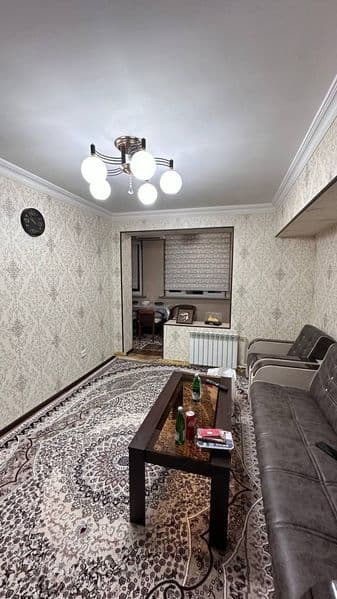 Аренда 2 комнатная <br />
Этаж 4<br />
2/4/4<br />
<br />
на