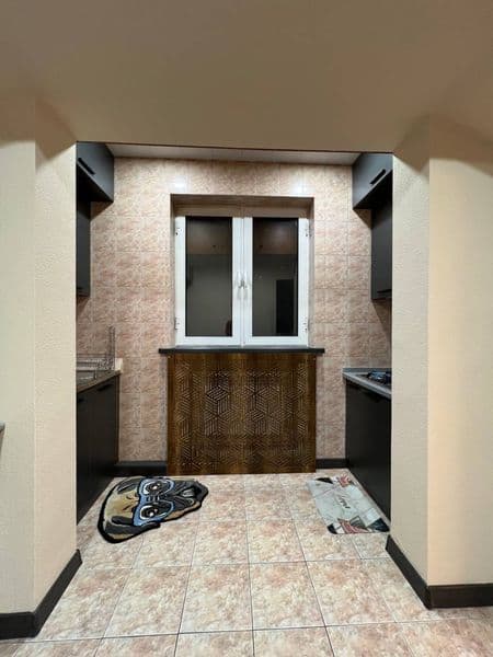 Отличное расположение дома - всё рядом - много магазинов, Це — фото 5