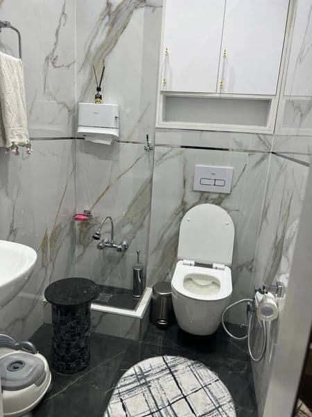 Elita turar joy majmuasida 4 xonali hashamatli uy uzoq mudda — фото 4