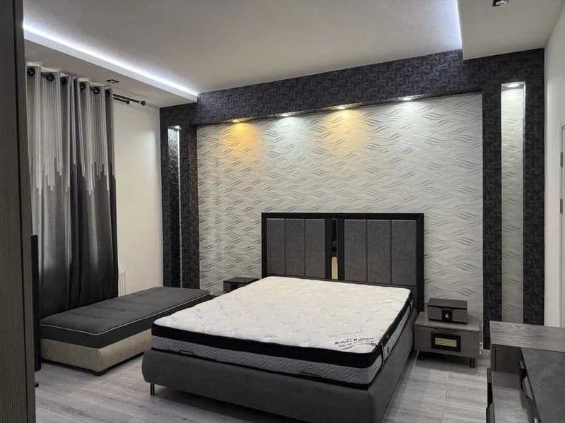 Район: Шайхантахур<br />
Адрес: Чорсу<br />
<br />
• Комнат: