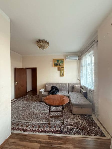 СЕРГИЛИ 6а метро Узгариш бекати <br />
2 хона 1 этаж квартир