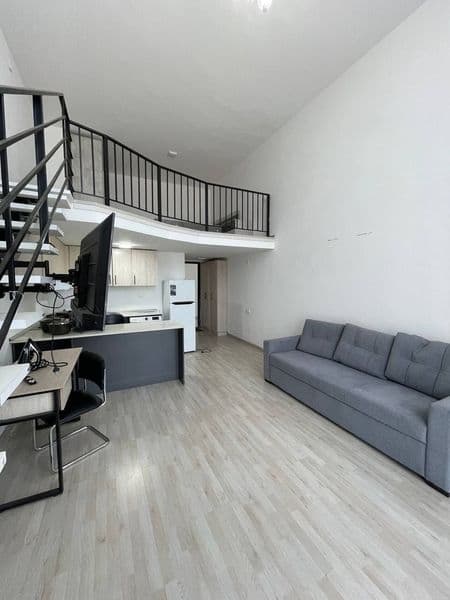 Аренда 2 комнатная квартира.С антрисольным этажом.Дуплекс с 