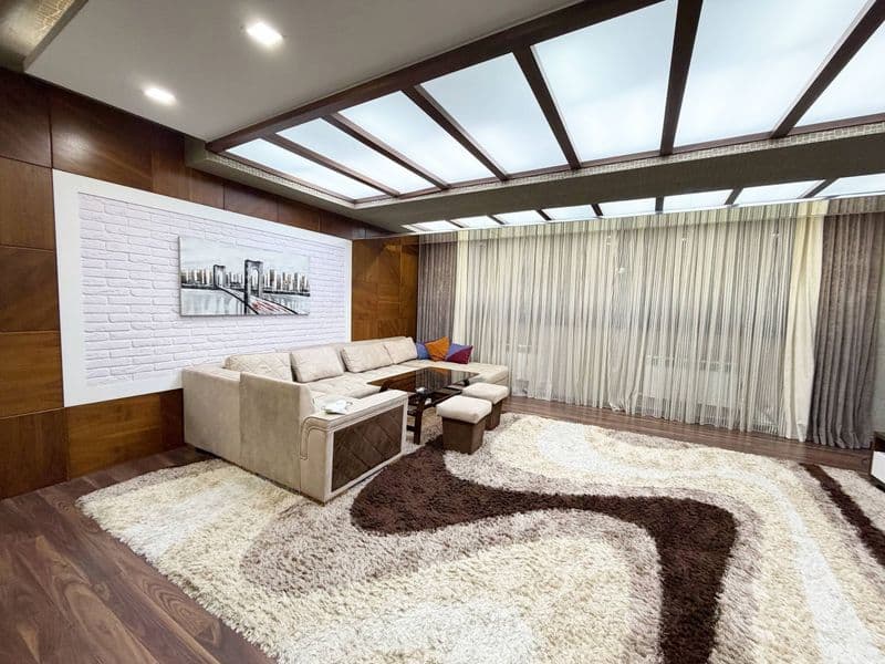 Аренда 1200$<br />
3/3/17<br />
Общая площадь : 134 м2 <br /