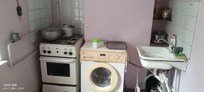 3ta xonali uy qolganini telda gaplawamiz <br />
882050799