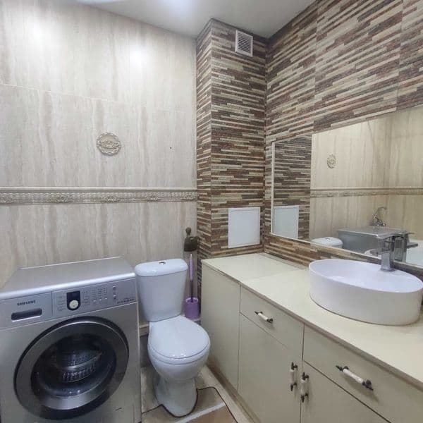 Сдаётся собственная 3 комнатная квартира переделанная в 4 ко