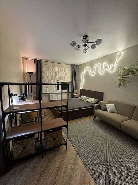 1 комнатную квартиру на 3 этаже,<br />
В квартире есть все н