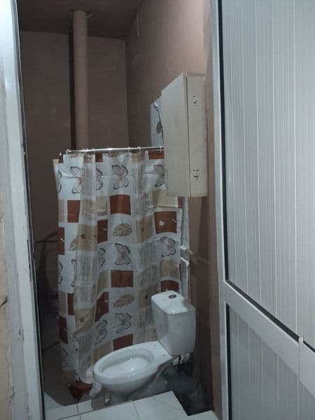 Ijaraga 1 xonalik uy bor xazaykasi bilan xovlidan 1ta aloxid