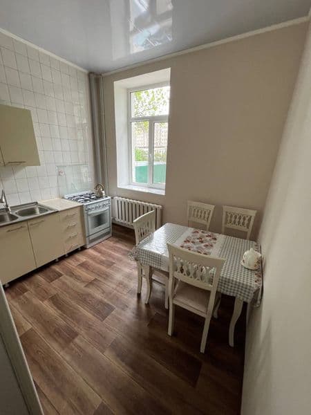 Ориентир: алайский базар<br />
4 комнатная квартира <br />
2