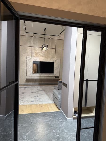 7 этаж 94 м2 один общий санузел на долгий срок