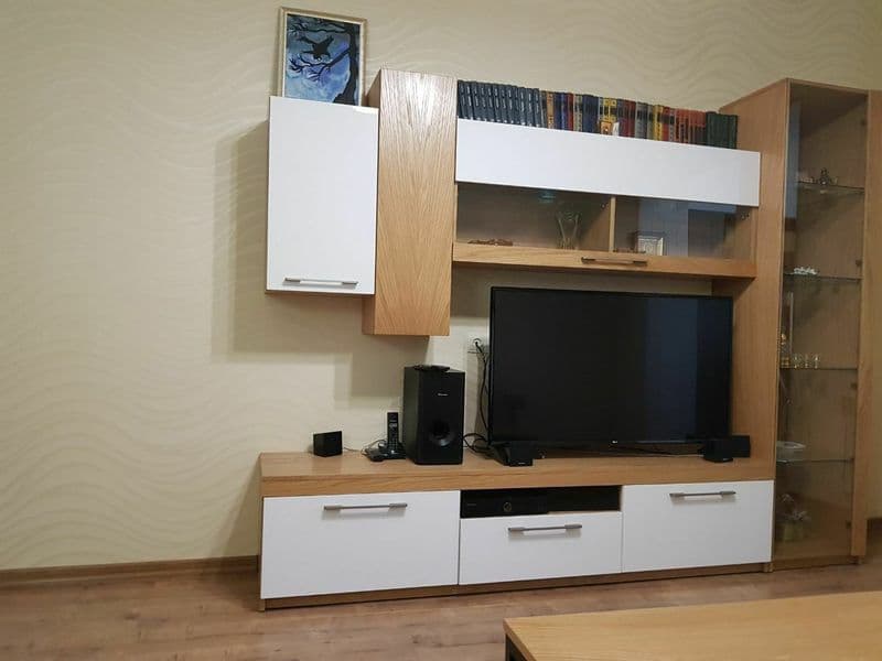 Квартира светлая,тёплая. Евроремонт.  Высокопотолочка. Комна — фото 2