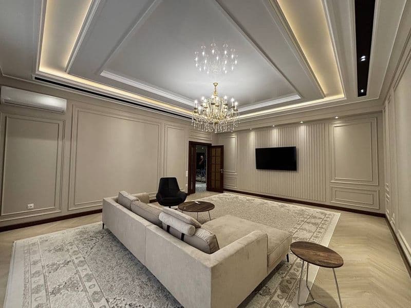 Ойбек метро к новастройка 3 комнтная хорошая планировка арен