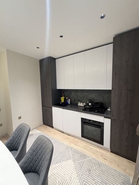 Ҳамма шароити бор спалний ва залда кондитсонер бор 2 та теле