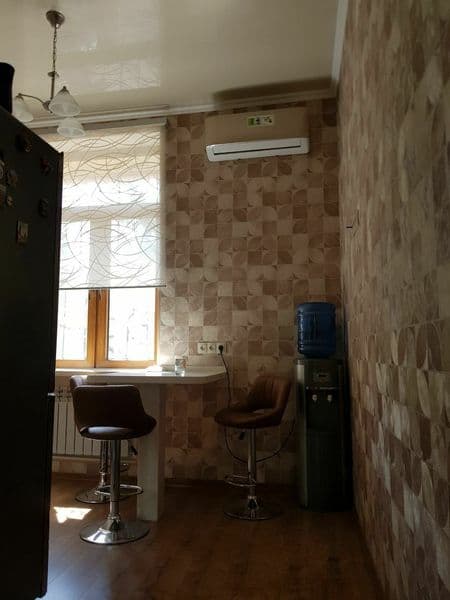 Квартира светлая,тёплая. Евроремонт.  Высокопотолочка. Комна — фото 3