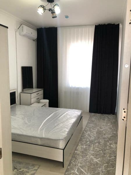 Bez makler arenda 3 xonali navastroyka 650$  yaxshi oylea be