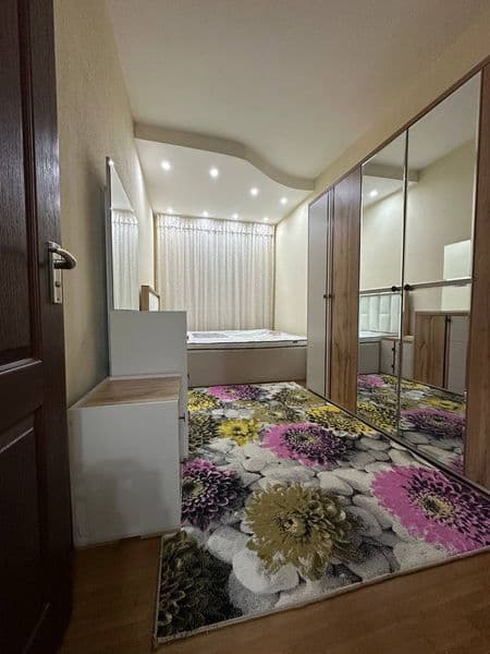 Сдам Кв-2ком-2-4.<br />
Квартира с обстановкой. <br />
Место