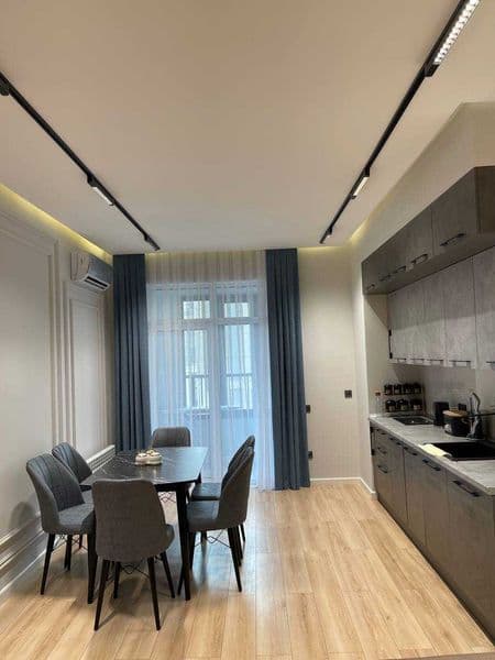 Район: Мирабадский<br />
Адрес: метро Ойбек<br />
<br />
• К — фото 5