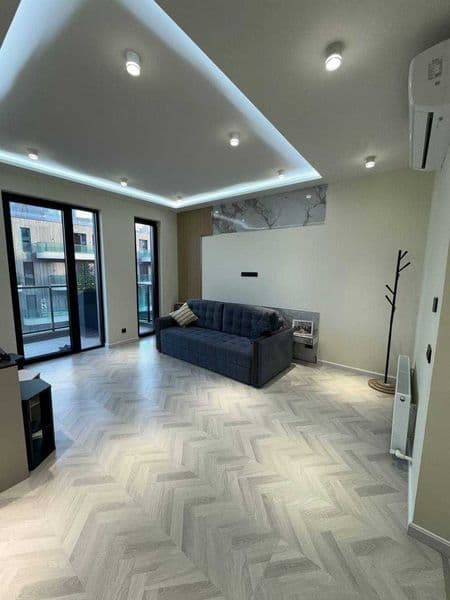 Жилой комплекс: Parkwood<br />
Комнат: 3<br />
Этаж: 10<br /