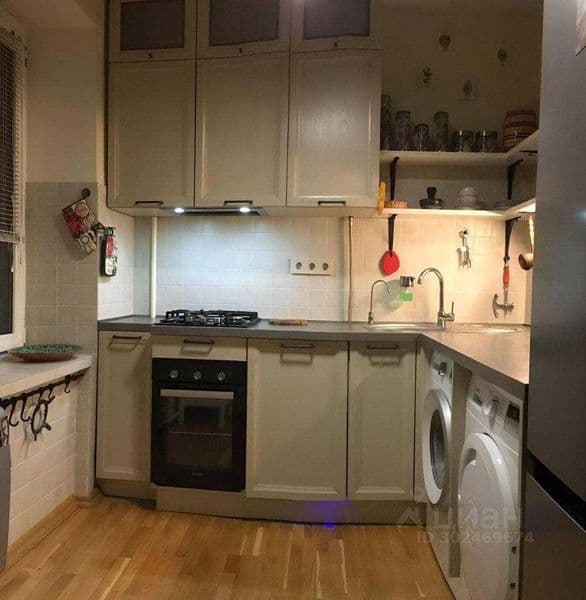 Сдам 2 комнатную квартиру на 5 этаже,<br />
В квартире есть  — фото 4