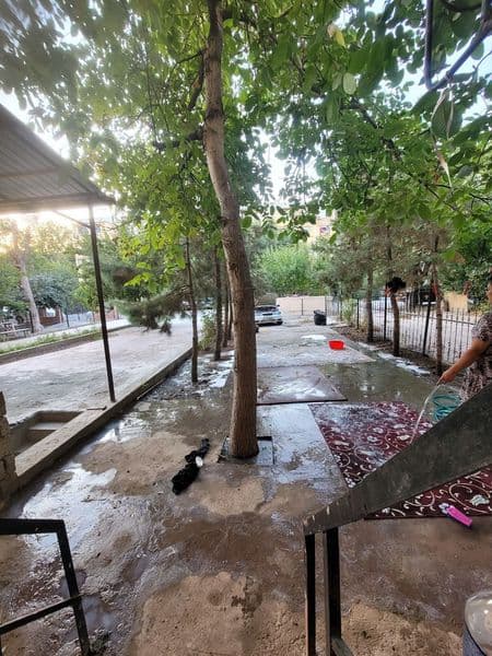 Sergili Yarmarka orqa tarafida 2 honalik kv bor oʻgʻil bola 