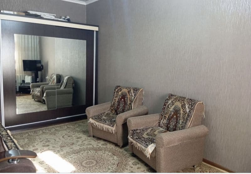 Arenda Yunusobod 15 78dom<br />
1/2xona<br />
2-etaj<br />
5