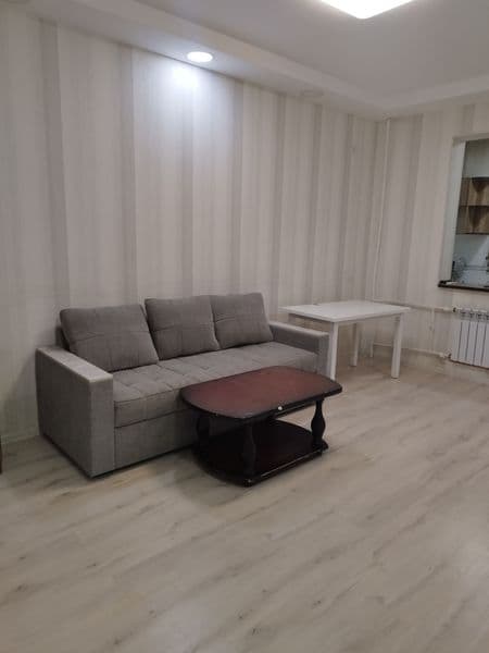 Сдаётся 2 комнатная, перепланировка в 3, с хорошим ремонтом 